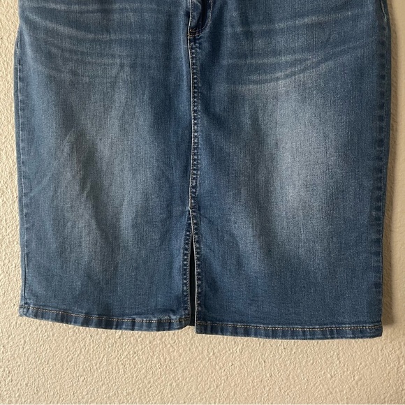 Kut from the Kloth Rosie Pencil Skirt Women’s 10 Blue Medium Wash Denim Slit - Picture 7 of 16